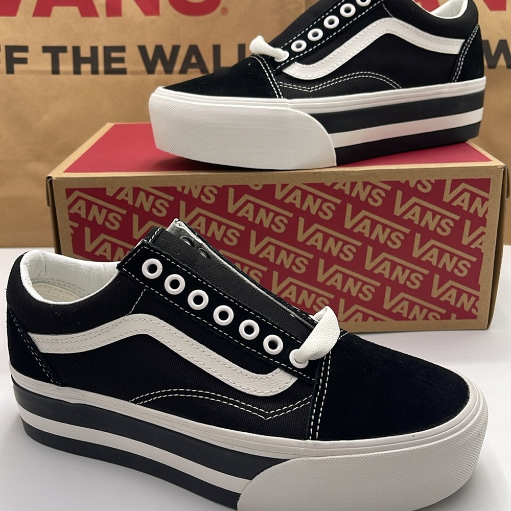Vans Men’s Platform Sneakers Old Skool Stackform
Smarten Up Black/Wh
VN0009PZBZW - Picture 14 of 16